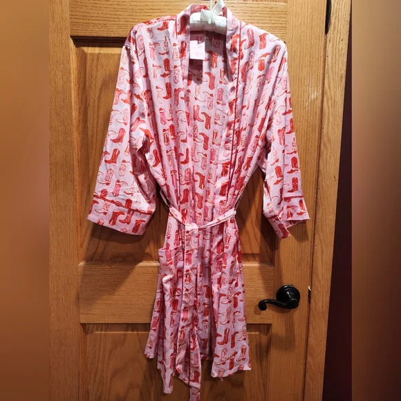 Hello Mello Boots & Bubbles Beauty Sleep Satin Robe, Cowboy Boots - Picture 1 of 6